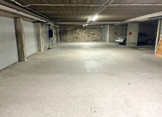  Parking / Garage � louer 10 m� Paris