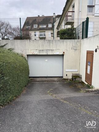  Parking / Garage � louer 25 m� Nemours