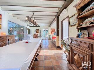  Maison  vendre 8 pices 330 m