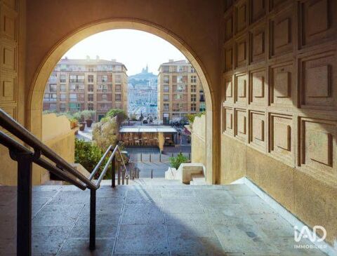 Vente Restauration rapide 100 m&sup2; 145000 13002 Marseille
