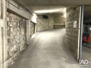  Parking / Garage � louer 20 m� Paris