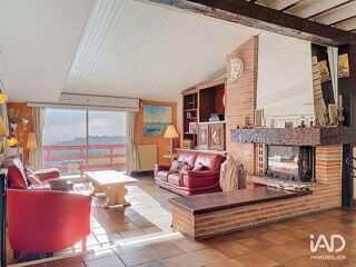  Maison  vendre 8 pices 330 m