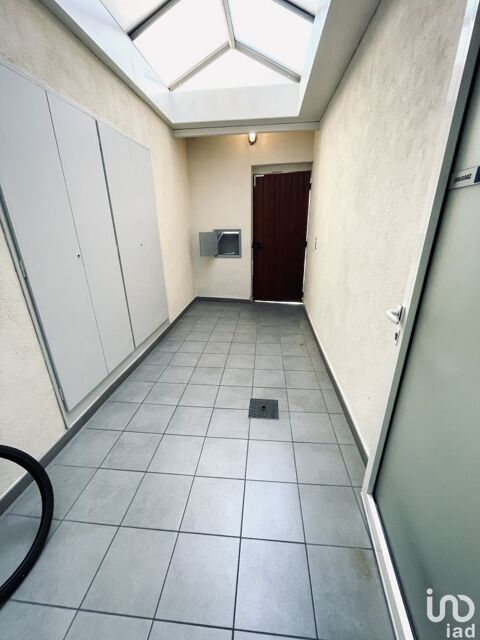   Location Boutique/Local commercial 146 m&sup2; 