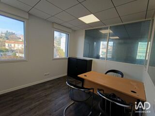  Parking / Garage � louer 37 m� Saint-jean-bonnefonds