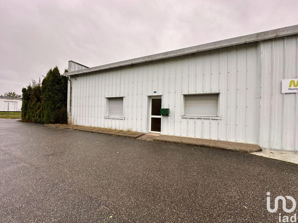   Location Bureaux 151 m² 