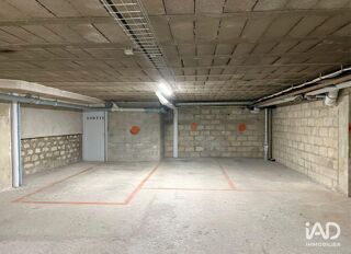  Parking / Garage � louer 10 m� Paris