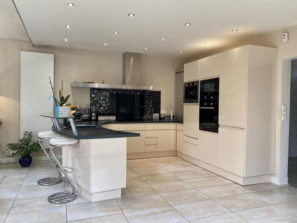 Maison 8 pièces quartier très recherché