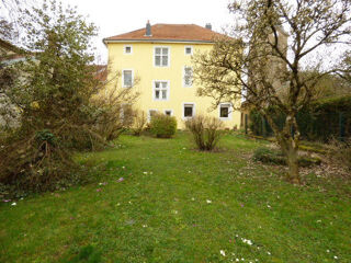  Maison � vendre 9 pi�ces 320 m�