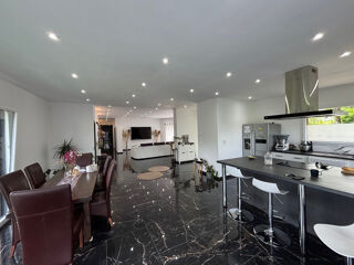  Maison à vendre 7 pièces 194 m²