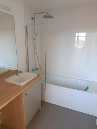  Appartement à louer 3 pièces 56 m²