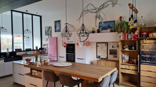  Maison  vendre 9 pices 280 m