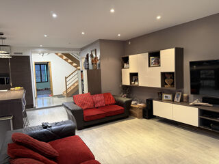  Duplex/triplex � vendre 4 pi�ces 235 m�