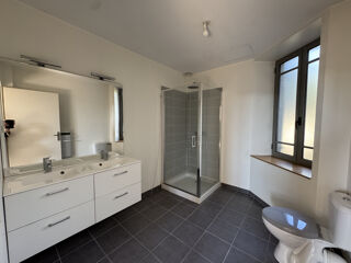  Immeuble à vendre 15 + pièces 500 m²