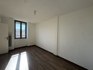  Immeuble à vendre 15 + pièces 500 m²