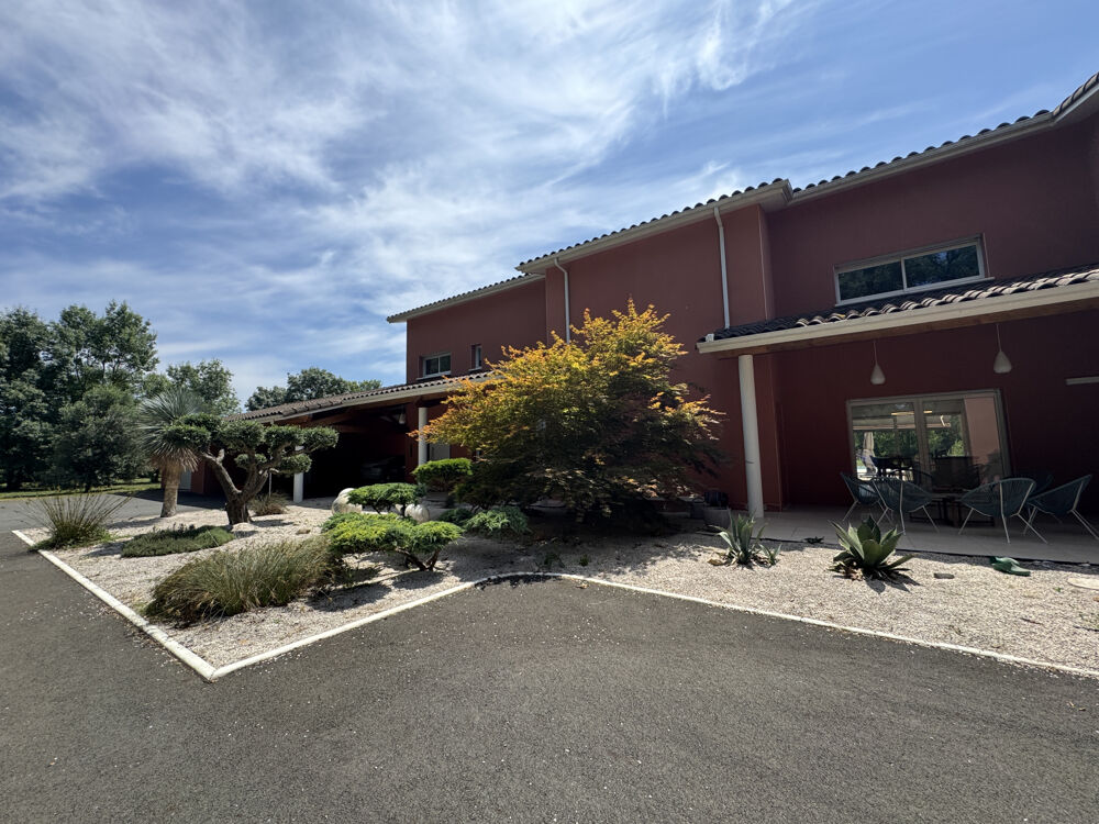 MAISON D'ARCHITECTE SUR TERRAIN DE 2 HECTARES