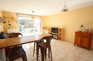 Appartement à louer 3 pièces 65 m²