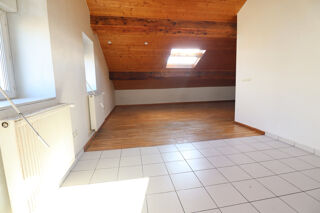  Appartement à louer 3 pièces 102 m²
