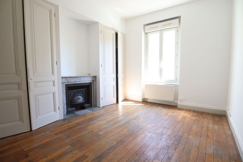 Location Appartement 44m2 - T2 - RUE CARNOT - CENTRE VILLE/ANGLE LOUIS BLANC St fons