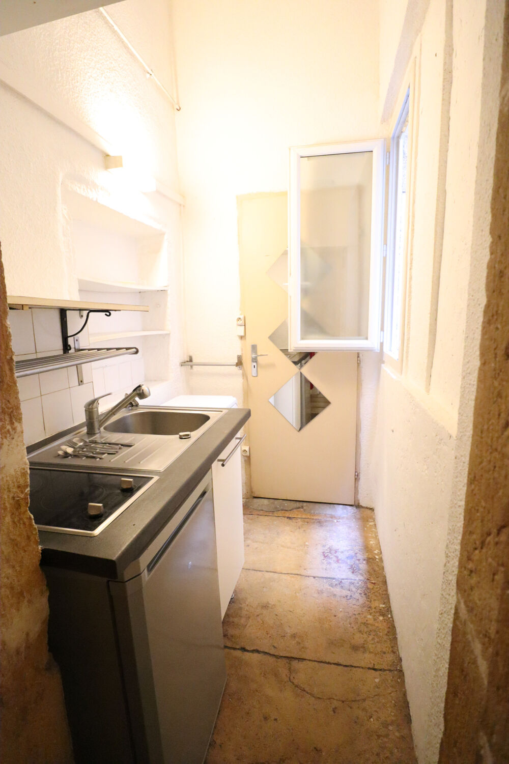 Location Appartement STUDIO - 18 M2 - HYPERCENTRE Lyon 1