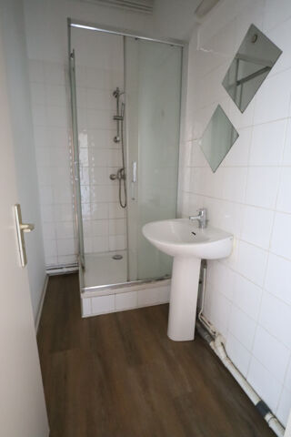  Appartement à louer 2 pièces 44 m²