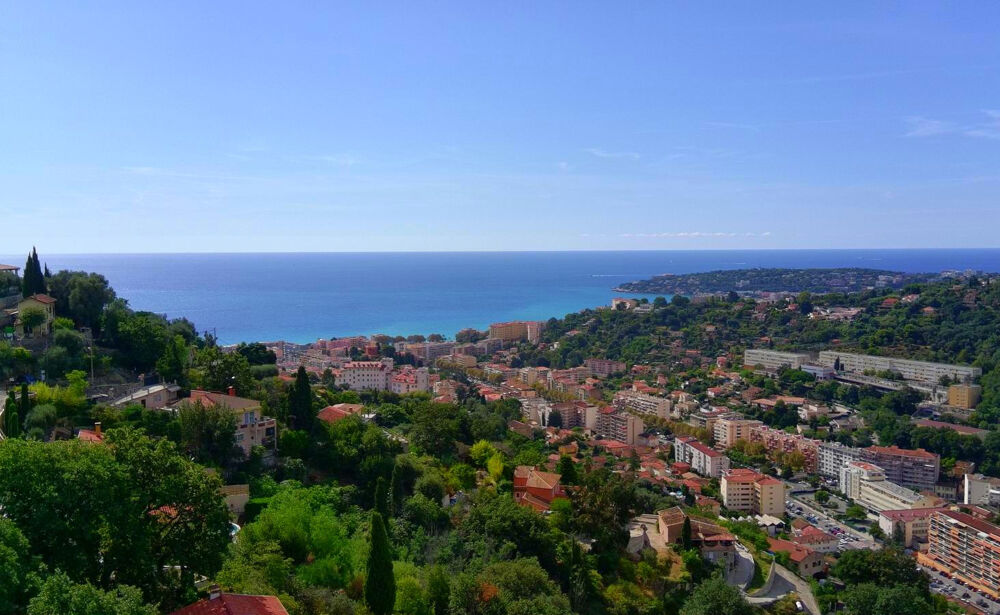 Menton, annonciade, immeuble, maison divisé en 3 appartements ,vue mer et montagnes,terrain 4208 m2