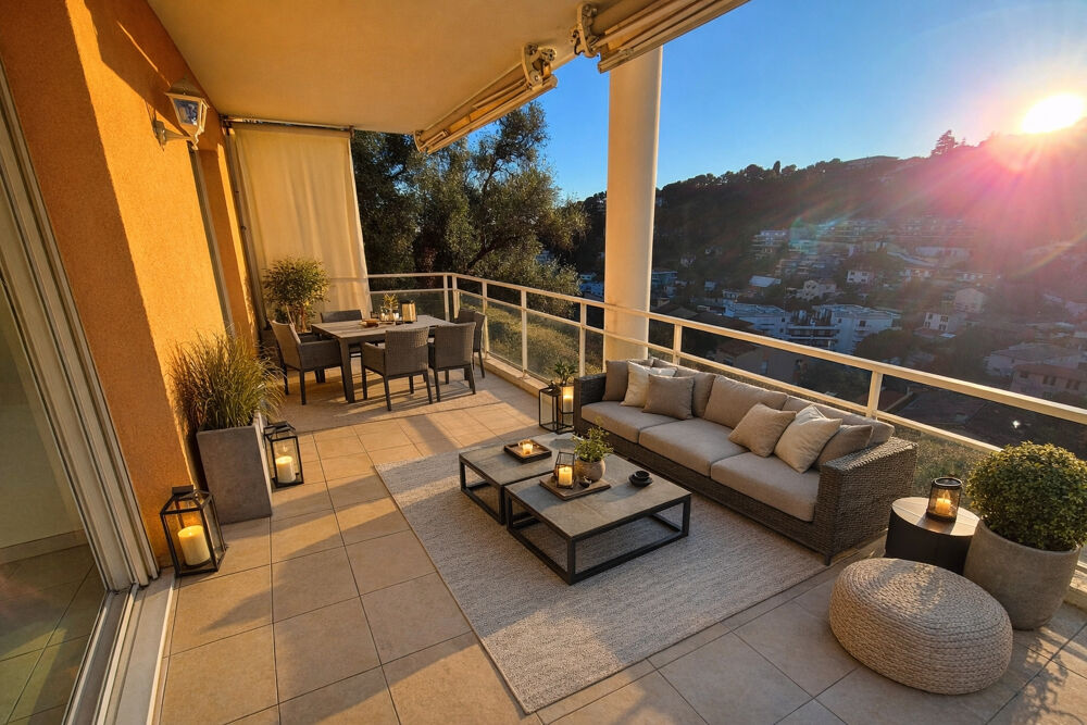 Menton, début route de Gorbio, beau 2 pièce, étage élévé ,terrasse 13 m2, exposition ouest