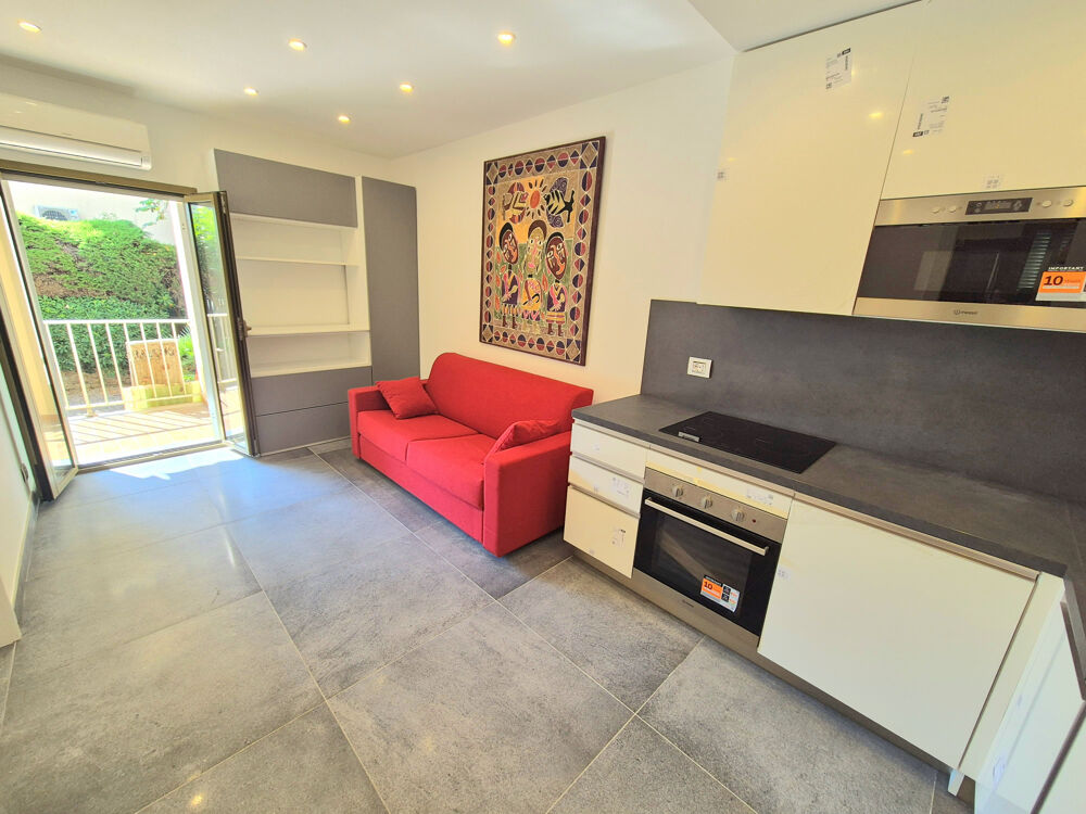 Roquebrune cap martin, 2 pièces 100% design,et rénové , terrasse, cave , à 10 m du bord de mer