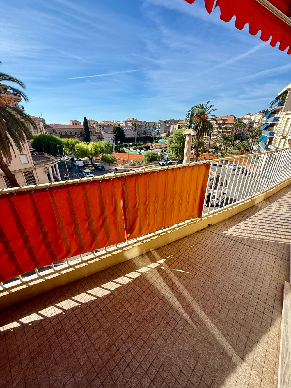 Menton centre ville 3 pièces terrasse