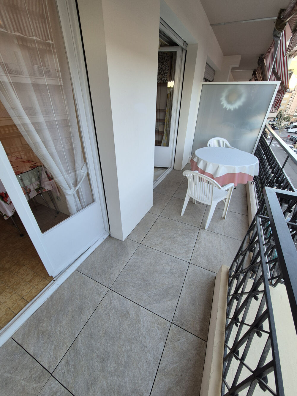 Vente Appartement Menton quartier pigautier, à 300 m des plages ce beau studio, terrasse dans une résidence de standing. Menton