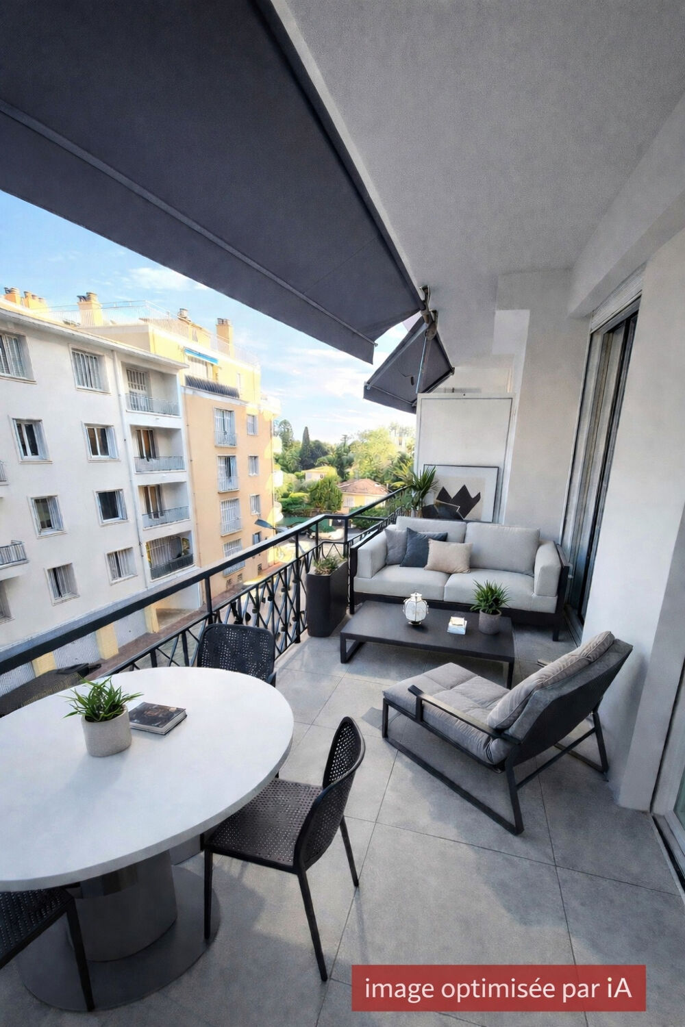 Vente Appartement Menton quartier pigautier, à 300 m des plages ce beau studio, terrasse dans une résidence de standing. Menton