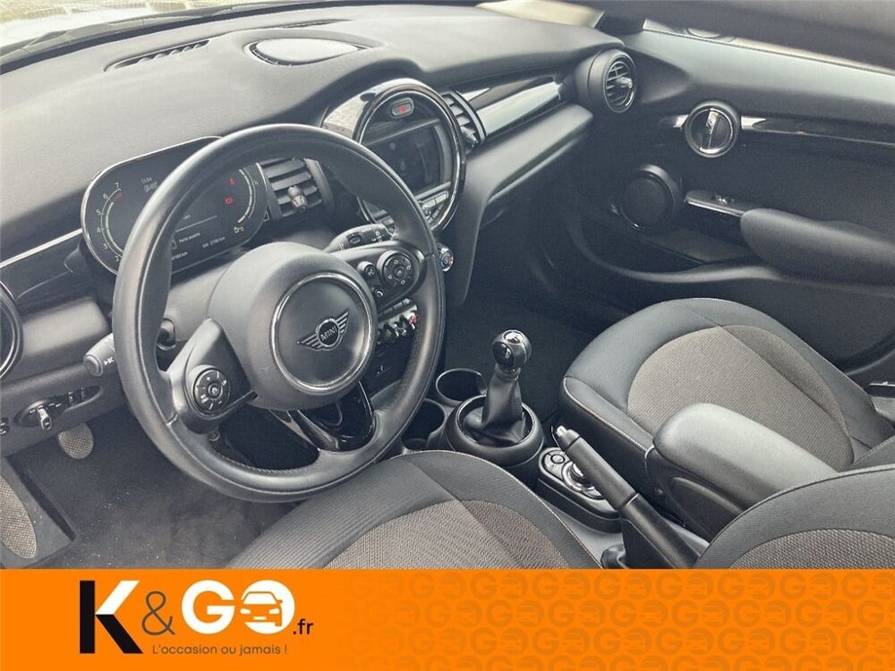 One HATCH 5 PORTES F55 LCI Hatch 5 Portes 75 ch 2020 occasion 56000 Vannes