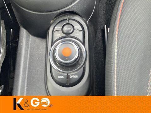 One HATCH 5 PORTES F55 LCI Hatch 5 Portes 75 ch 2020 occasion 56000 Vannes