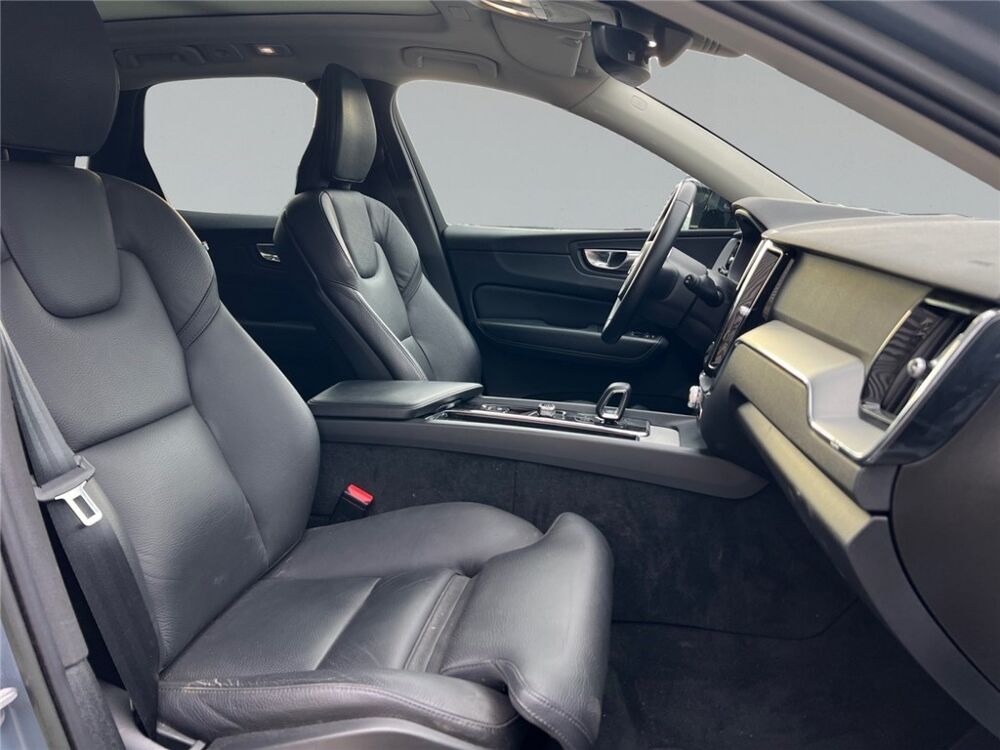 XC60 T6 AWD HYBRIDE RECHARGEABLE 253 CH+145 CH GEARTRONIC 8 2023 occasion 69190 Saint-Fons