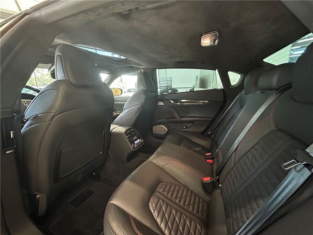 Quattroporte QUATTROPORTE V8 580 CH Trofeo 2022 occasion 69190 Saint-Fons