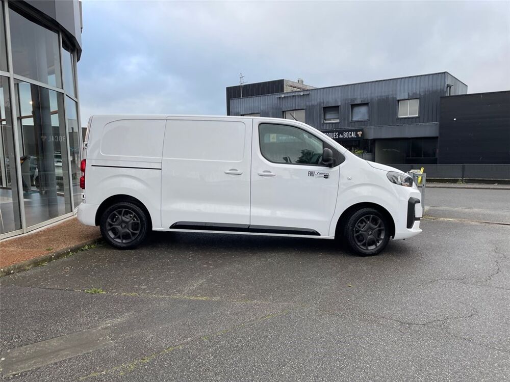 Scudo SCUDO FOURGON BLUEHDI 145 M S&S EAT8 FOURGON 2026 occasion 56000 Vannes