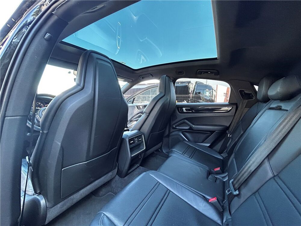 Cayenne CAYENNE COUPE E-HYBRID 3.0 V6 462 CH TIPTRONIC BVA Coupe hyb 2021 occasion 69190 Saint-Fons