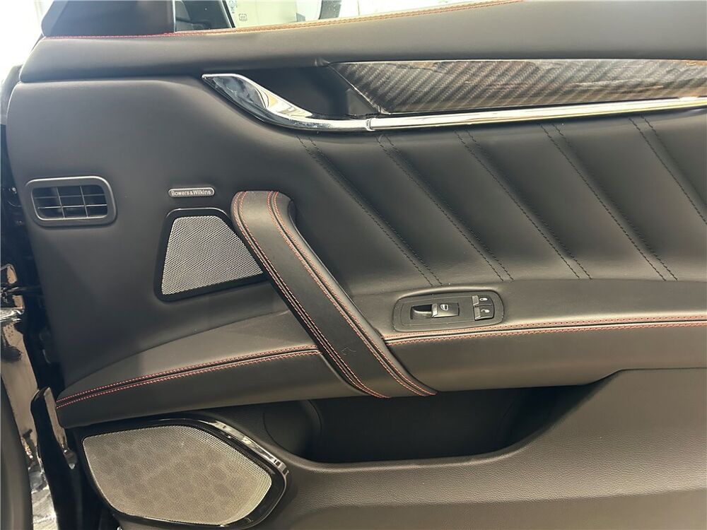 Quattroporte QUATTROPORTE V8 580 CH Trofeo 2022 occasion 69190 Saint-Fons