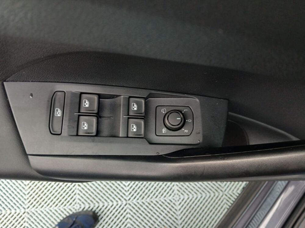 T-Cross 1.0 TSI 116 DSG7 VW EDITION JA17 08/25 Key Less Camera Radar 2025 occasion 33700 M&eacute;rignac