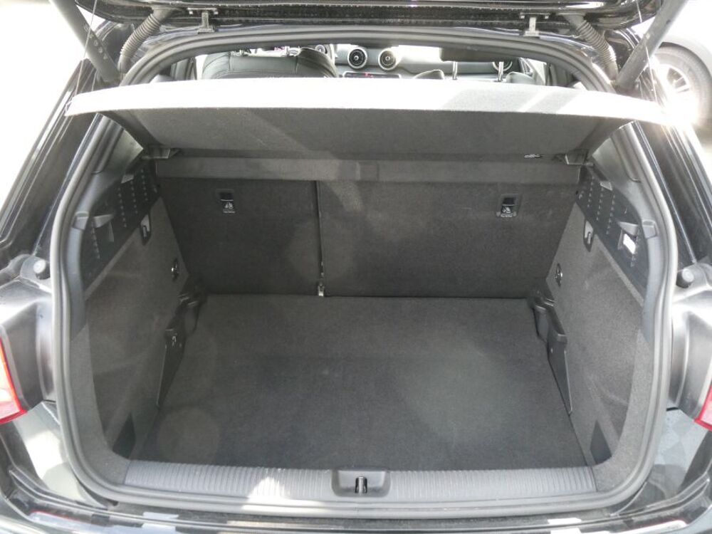 Q2 New 35 TDI 150 S-Tronic S LINE Int+Ext JA19 Camera Key Less 2024 occasion 33700 M&eacute;rignac