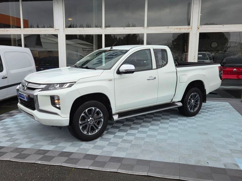 L200 2.2 DI-D 150 BVM6 4WD CLUB CAB INVITE CLIM 2019 occasion 47240 Castelculier