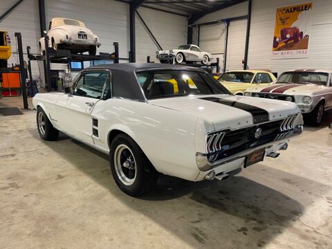 Mustang COUPE V8 TOIT VINYL 1967 occasion 84150 Jonquières