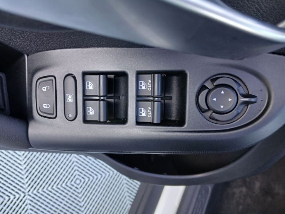 500 X 1.5 FIREFLY 130 HYBRID DCT7 CarPlay Camera Radars JA17 2023 occasion 33700 M&eacute;rignac