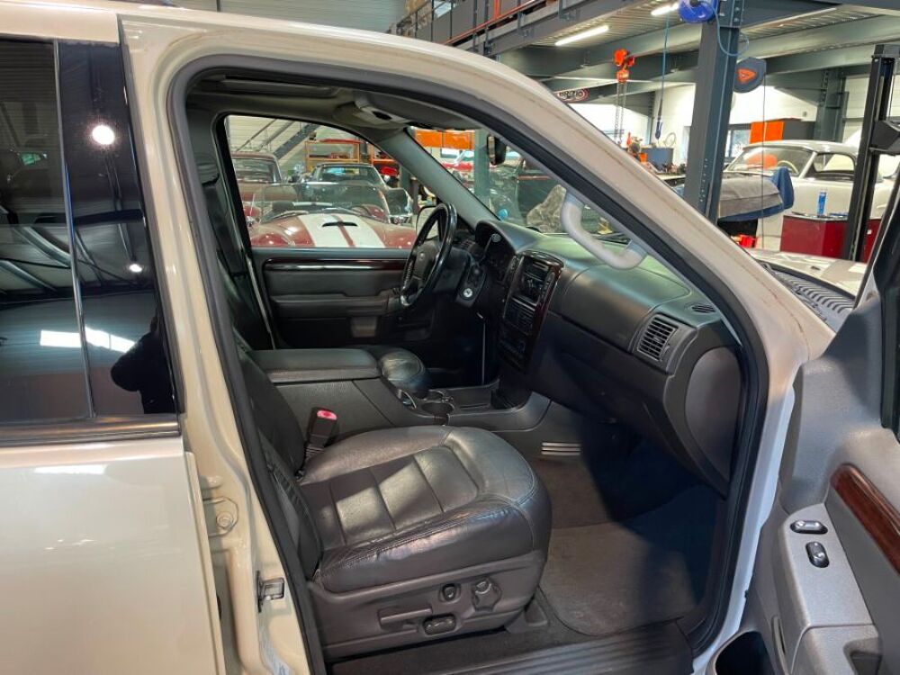 Explorer 4.6 ADVANCE RAC RSC V8 2005 occasion 84150 Jonqui&egrave;res