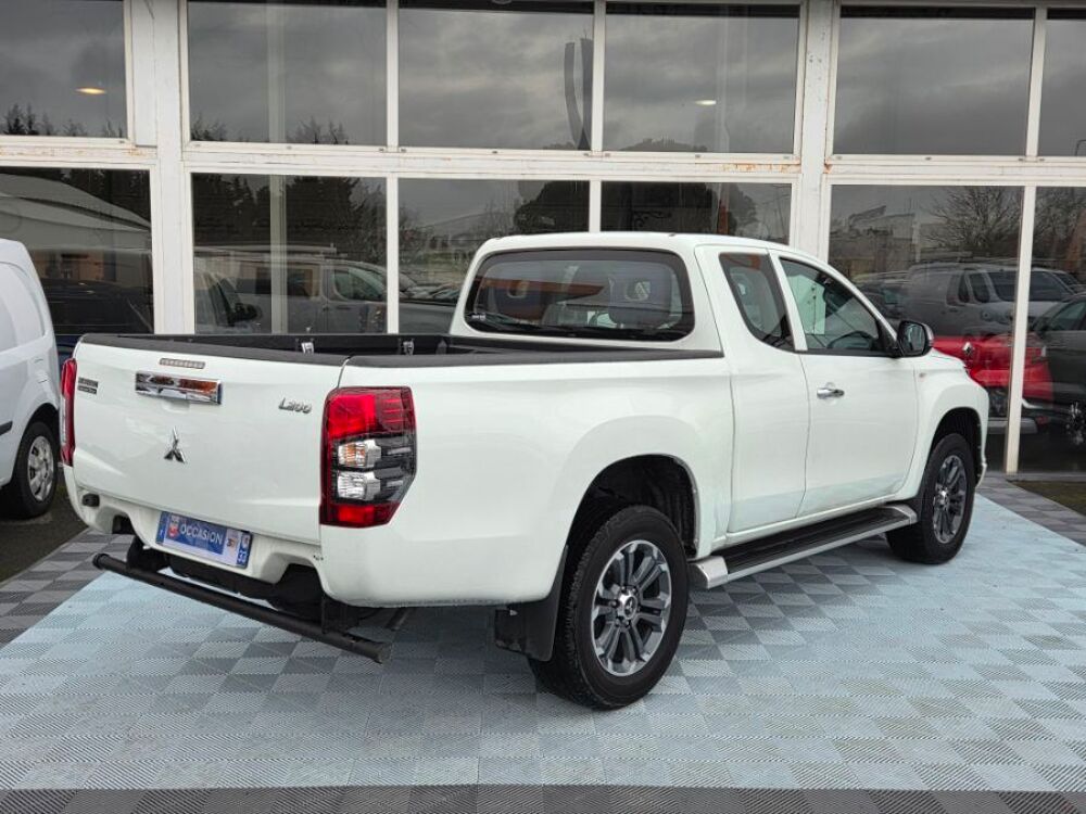 L200 2.2 DI-D 150 BVM6 4WD CLUB CAB INVITE CLIM 2019 occasion 33700 M&eacute;rignac
