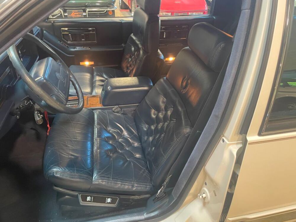 Seville 4.5 V8 TOIT VINYL 1990 occasion 84150 Jonqui&egrave;res