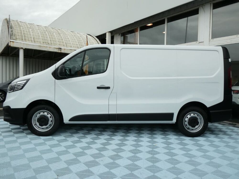 Trafic L1H1 2.0 Blue dCi 130 BVM6 2.8T ADVANCE Leasing 418&curren; HT/Mois 2025 occasion 33700 M&eacute;rignac