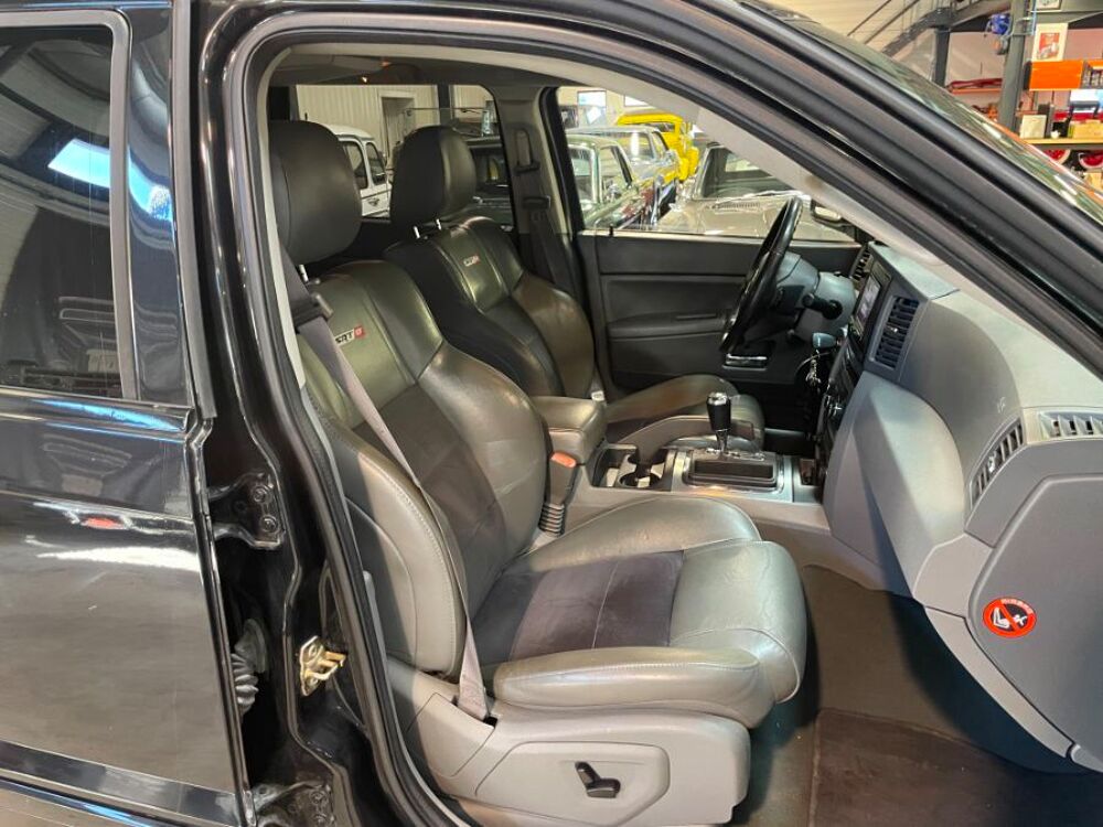 Grand Cherokee 6.1L SRT8 425cv 4X4 OU SUV 5P BVA 2006 occasion 84150 Jonqui&egrave;res