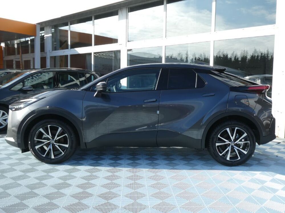 C-HR II 1.8 HYBRIDE 140 CVT 2WD DESIGN GPS 12.3 Camera JA18 Diam. 2025 occasion 47240 Castelculier