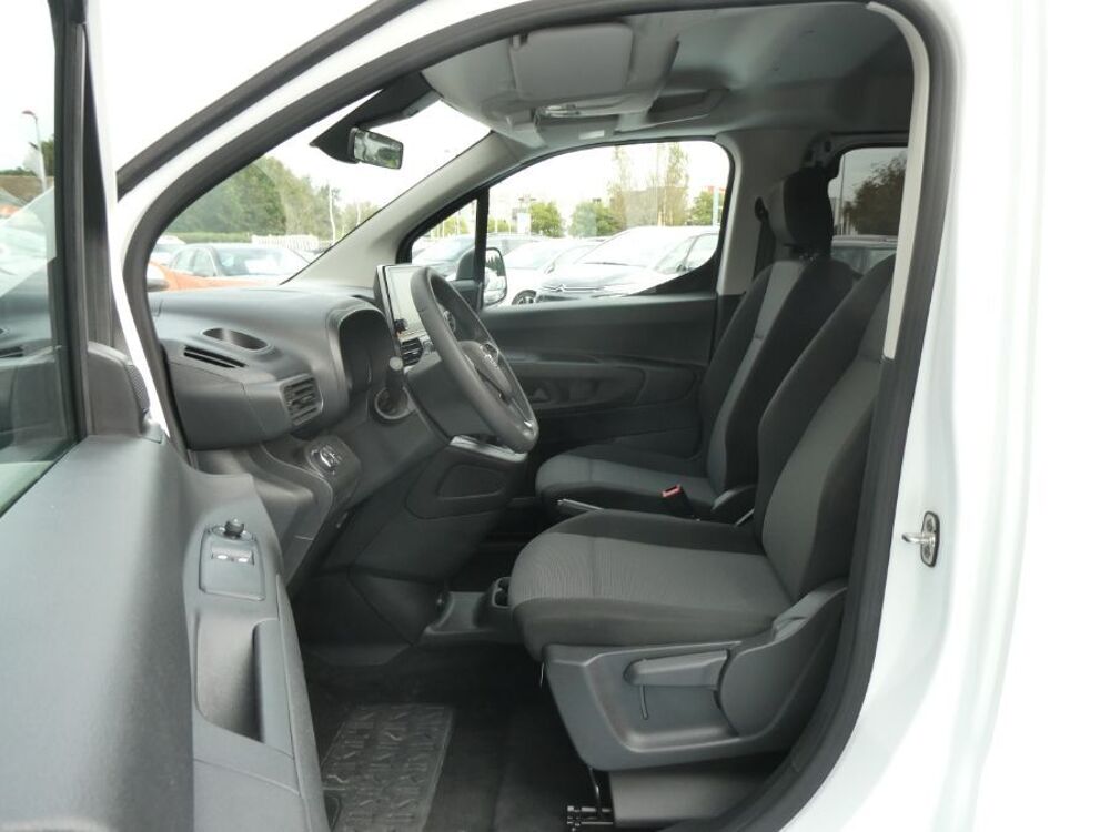 Divers 1.5 DIESEL 100 BVM6 EDITION CarPlay Radar Privacy Glass 2022 occasion 47240 Castelculier