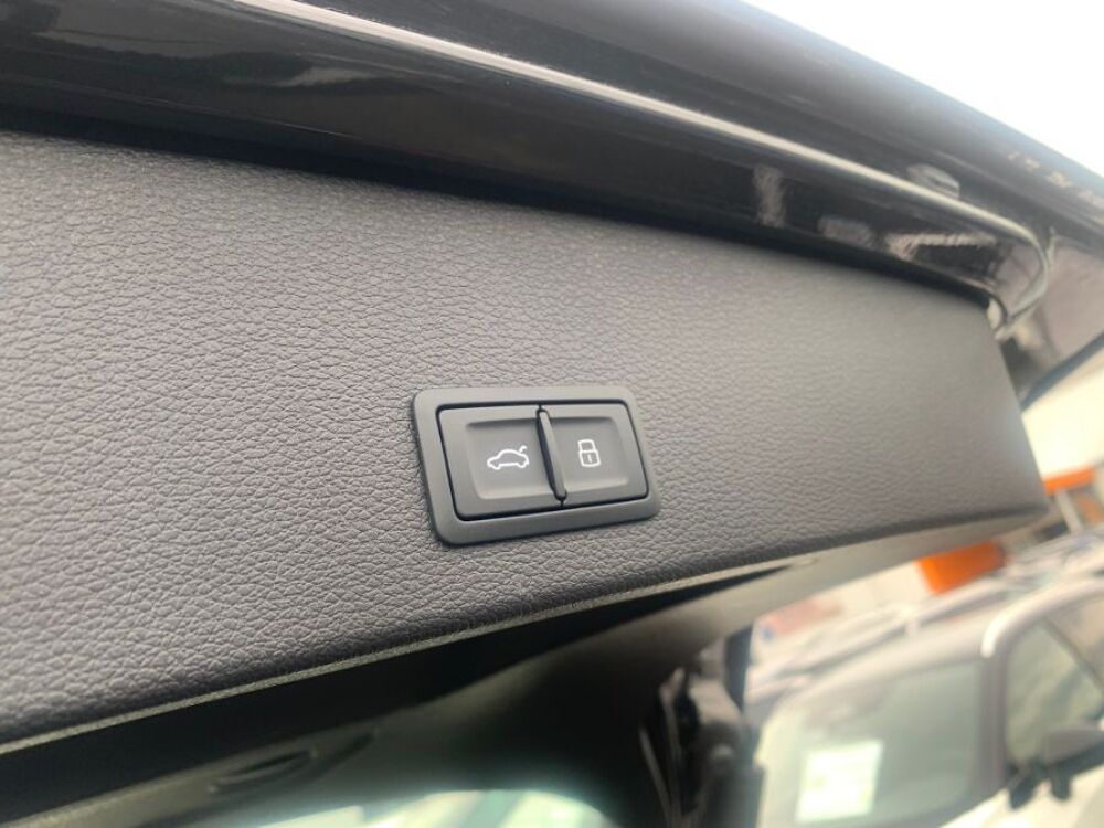 Q2 New 35 TDI 150 S-Tronic S LINE Int+Ext JA19 Camera Key Less 2024 occasion 33700 M&eacute;rignac